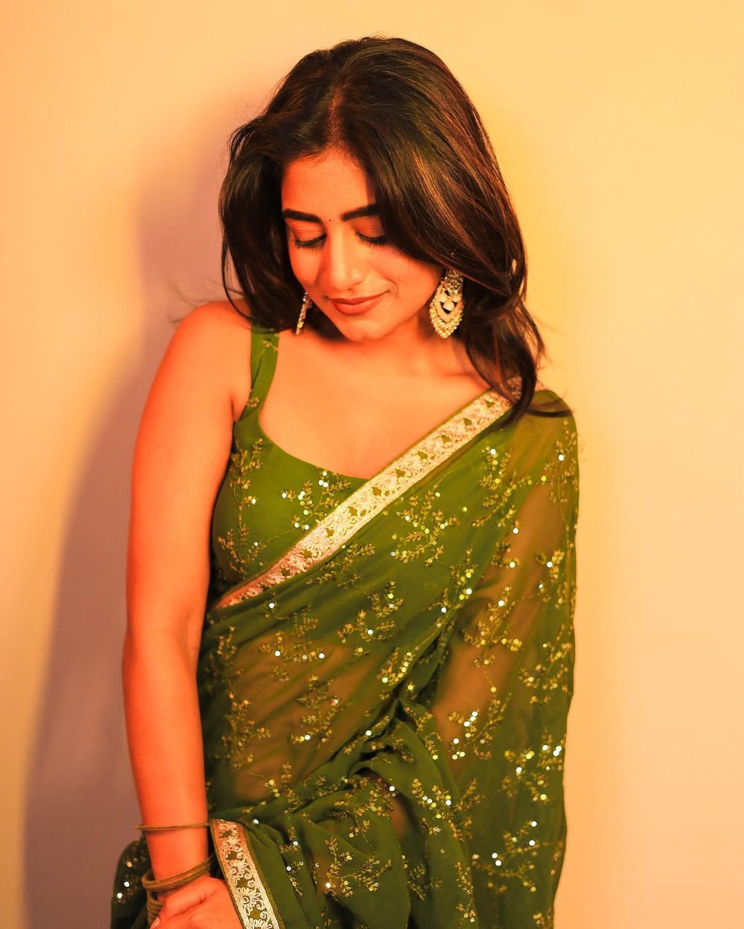 South Indian Actress Nayani Pavani Images in Green Saree